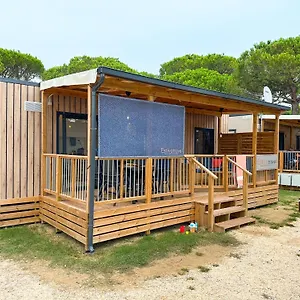 Estivo Premium Deluxe Mobile Homes On Malibu Kemp